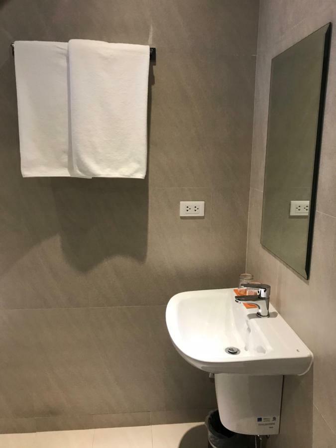 Maxx Hotel Ortigas Pasig City 외부 사진